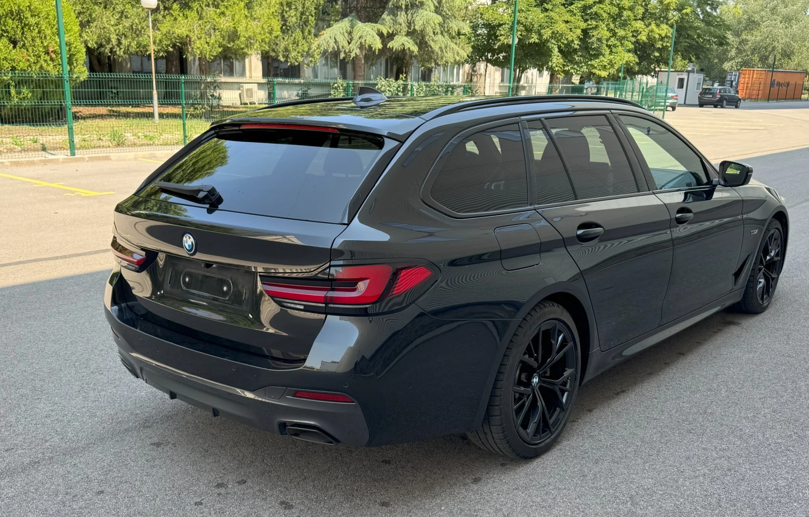 BMW 530E M-packet Shadow line - изображение 6
