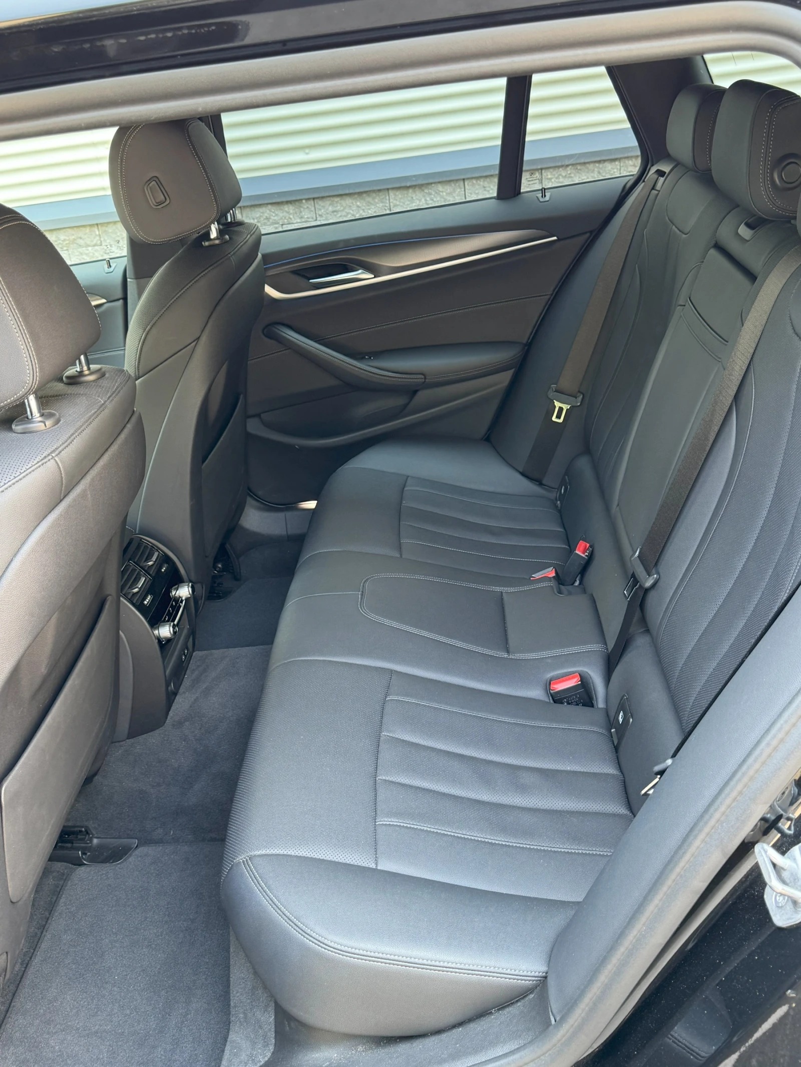 BMW 530E M-packet Shadow line | Mobile.bg   12