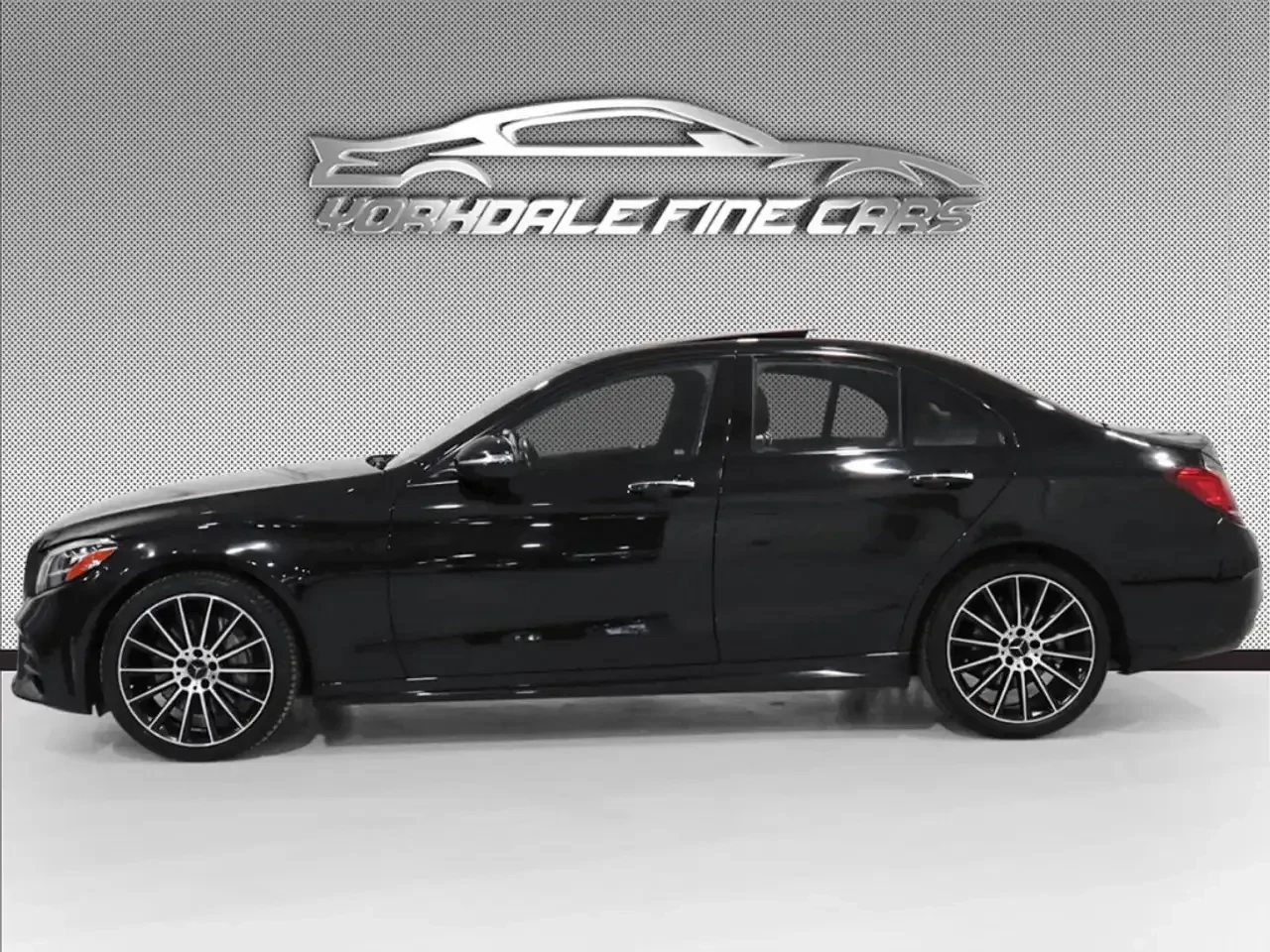 Mercedes-Benz C 300 4MATIC * AMG Line * PREMIUM PKG * NIGHT PKG * PANO - изображение 6