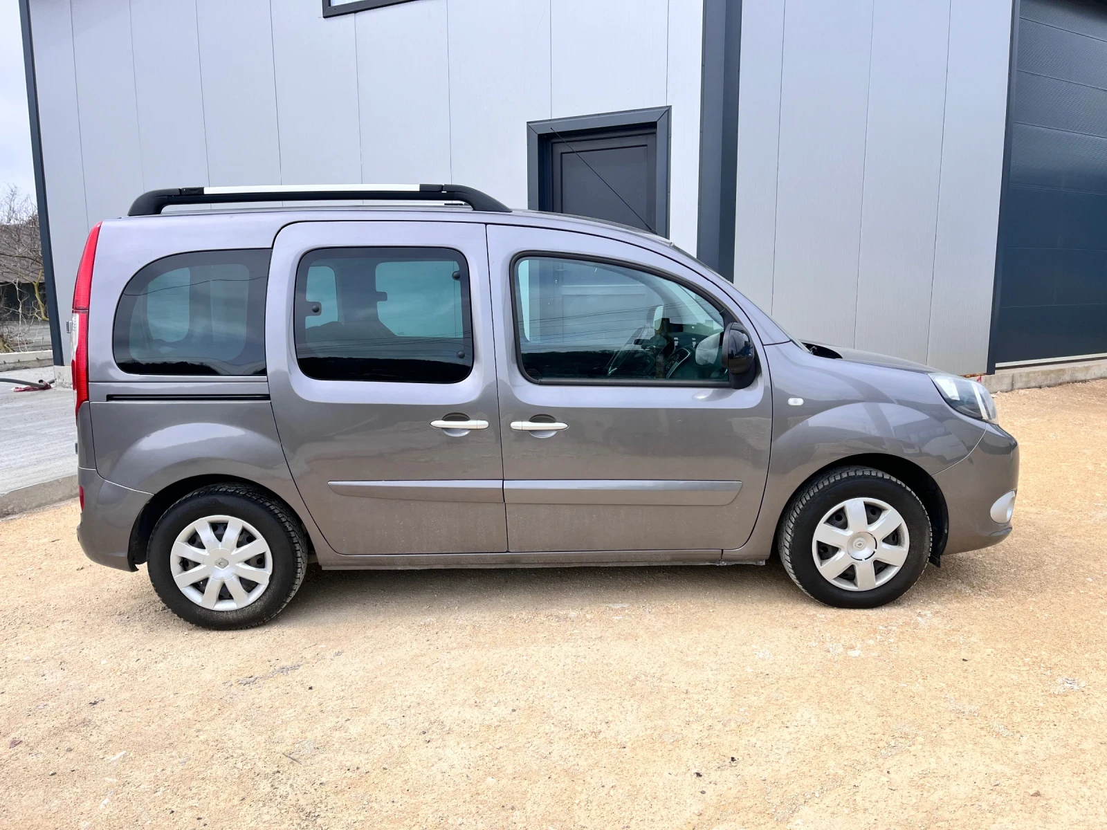 Renault Kangoo 1.2 tci 115 автомат, снимка 3 - Автомобили и джипове - 53423660