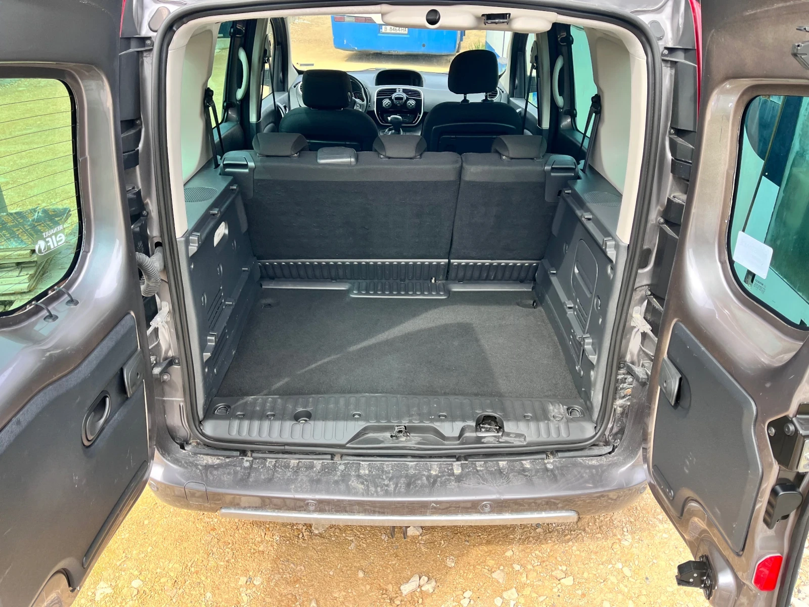 Renault Kangoo 1.2 tci 115 автомат, снимка 16 - Автомобили и джипове - 53423660
