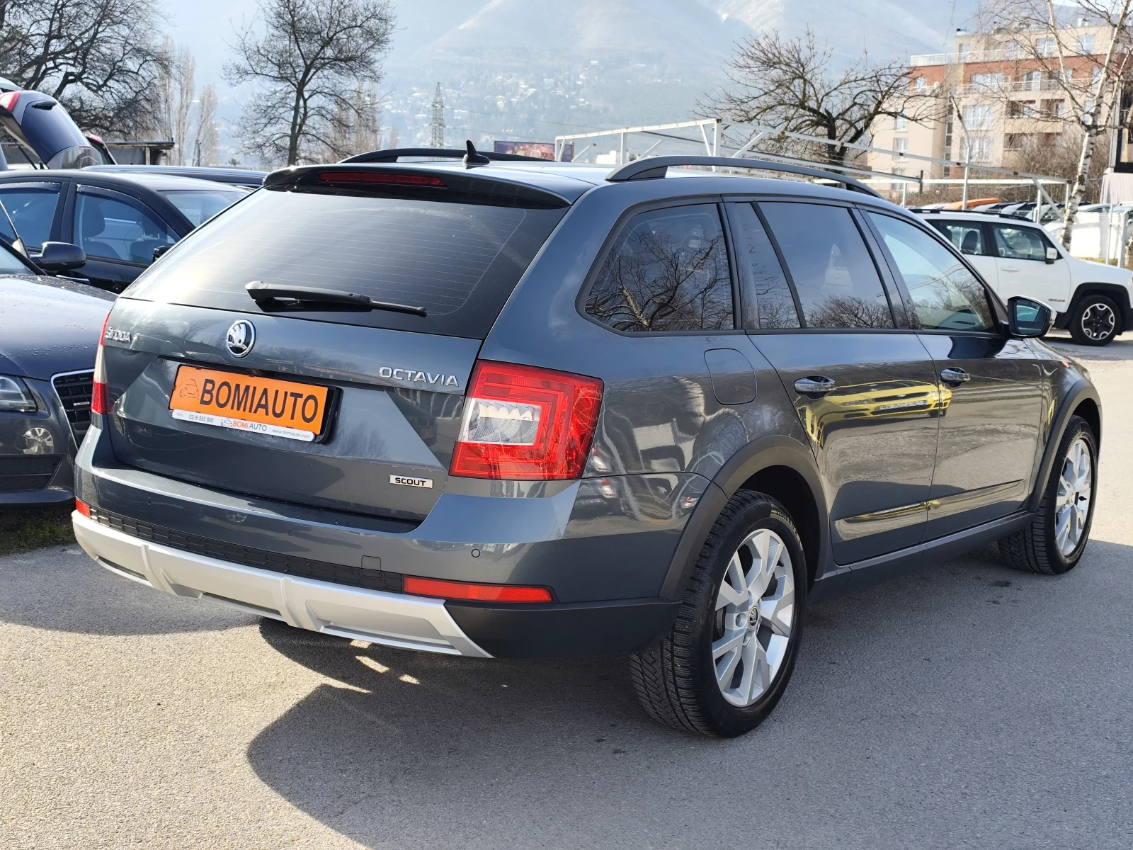 Skoda Octavia SCOUT 2.0TDi* 4X4* АВТОМАТИК* MMI* ПОДГРЕВ - изображение 4