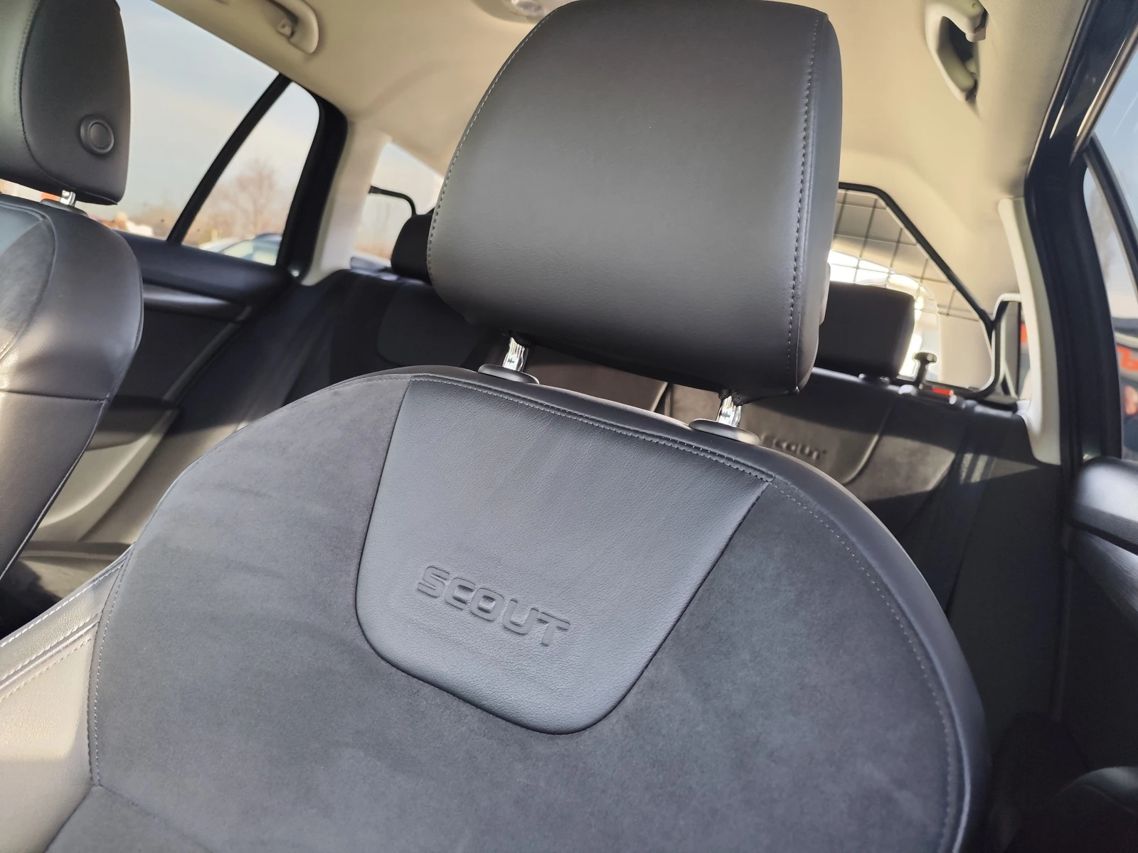 Skoda Octavia SCOUT 2.0TDi* 4X4* АВТОМАТИК* MMI* ПОДГРЕВ - изображение 7