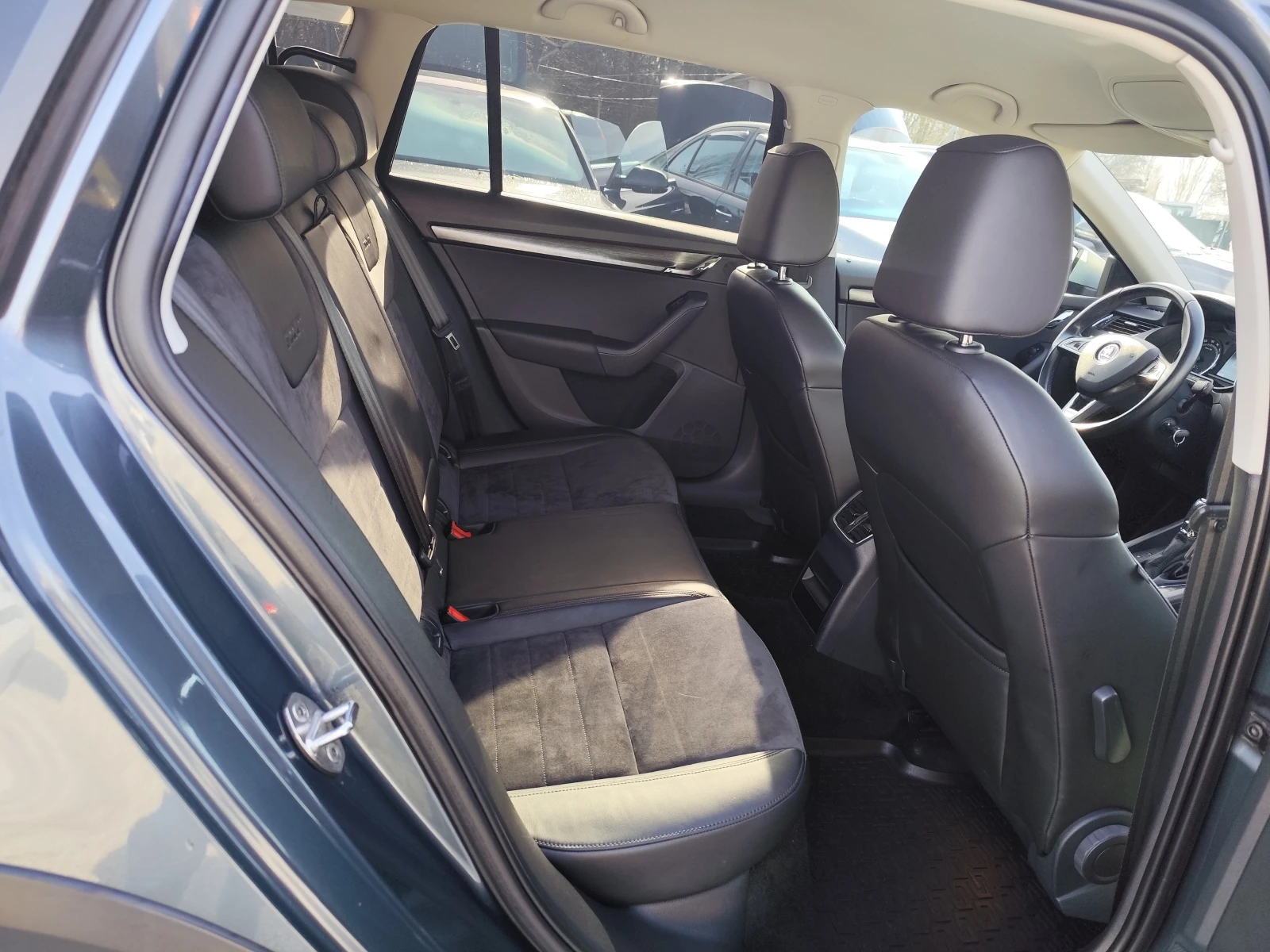 Skoda Octavia SCOUT 2.0TDi* 4X4* ���������* MMI* ������� | Mobile.bg � ����������� 12