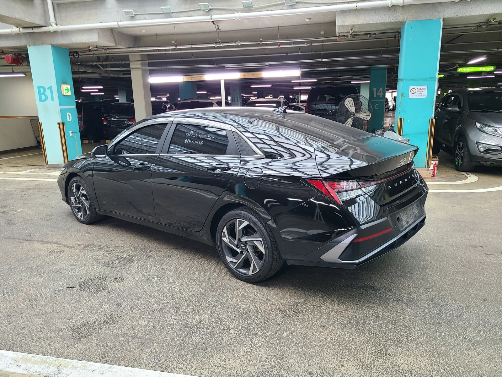 Hyundai Elantra НАЛИЧНА, 1.6 MPI, FULL MAX, INSPIRATION, Обдухване, снимка 3 - Автомобили и джипове - 53739503