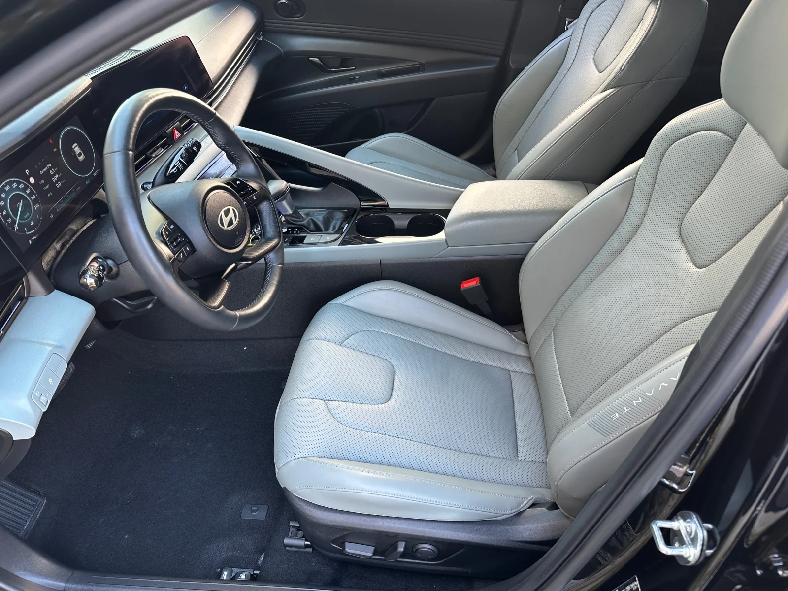 Hyundai Elantra НАЛИЧНА, 1.6 MPI, FULL MAX, INSPIRATION, Обдухване, снимка 7 - Автомобили и джипове - 53739503
