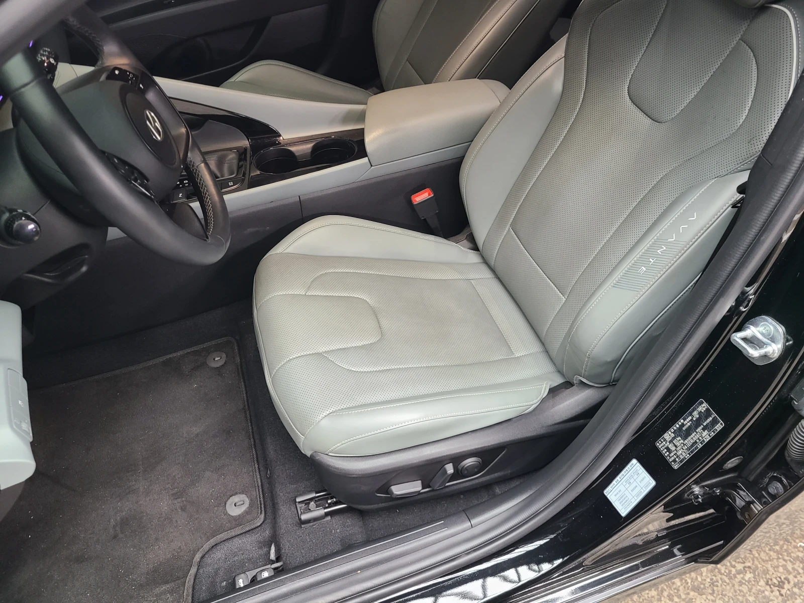 Hyundai Elantra НАЛИЧНА, 1.6 MPI, FULL MAX, INSPIRATION, Обдухване, снимка 8 - Автомобили и джипове - 53739503