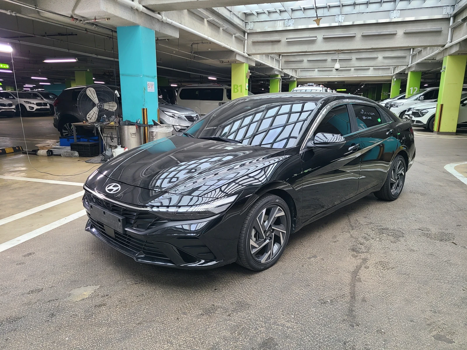 Hyundai Elantra НАЛИЧНА, 1.6 MPI, FULL MAX, INSPIRATION, Обдухване, снимка 2 - Автомобили и джипове - 53739503