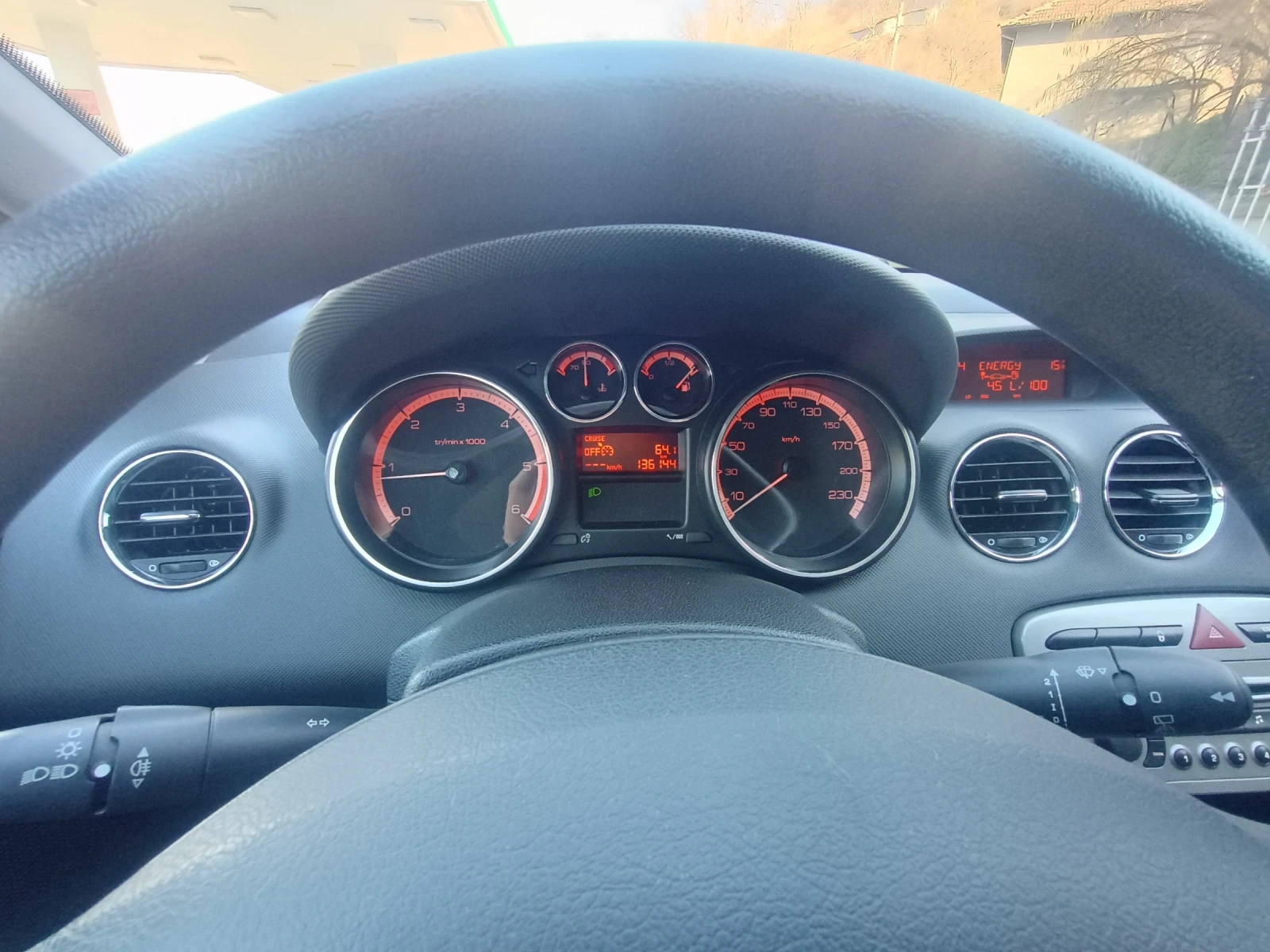 Peugeot 308 1.6 HDI 90кс., снимка 10 - Автомобили и джипове - 53802338