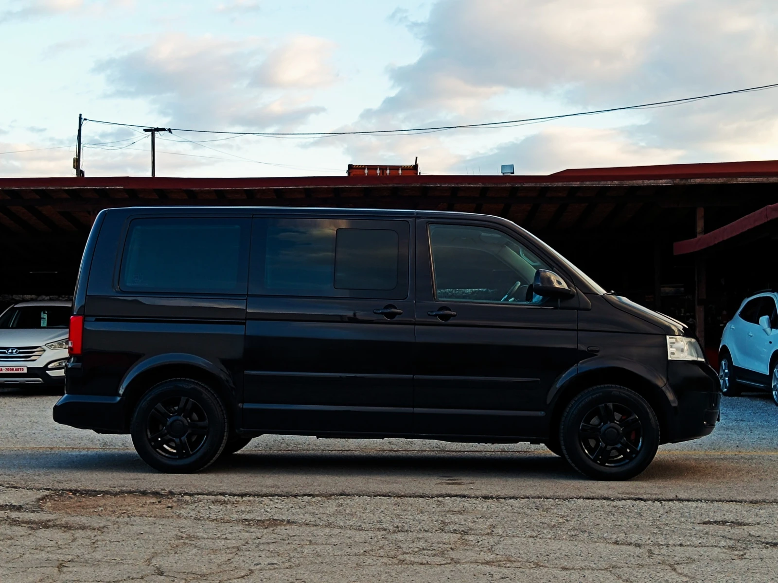 VW Multivan 2.5 TDi* Highline* АВТОМАТИК* 6+ 1* NAVI* КАМЕРА* , снимка 4 - Автомобили и джипове - 53991009