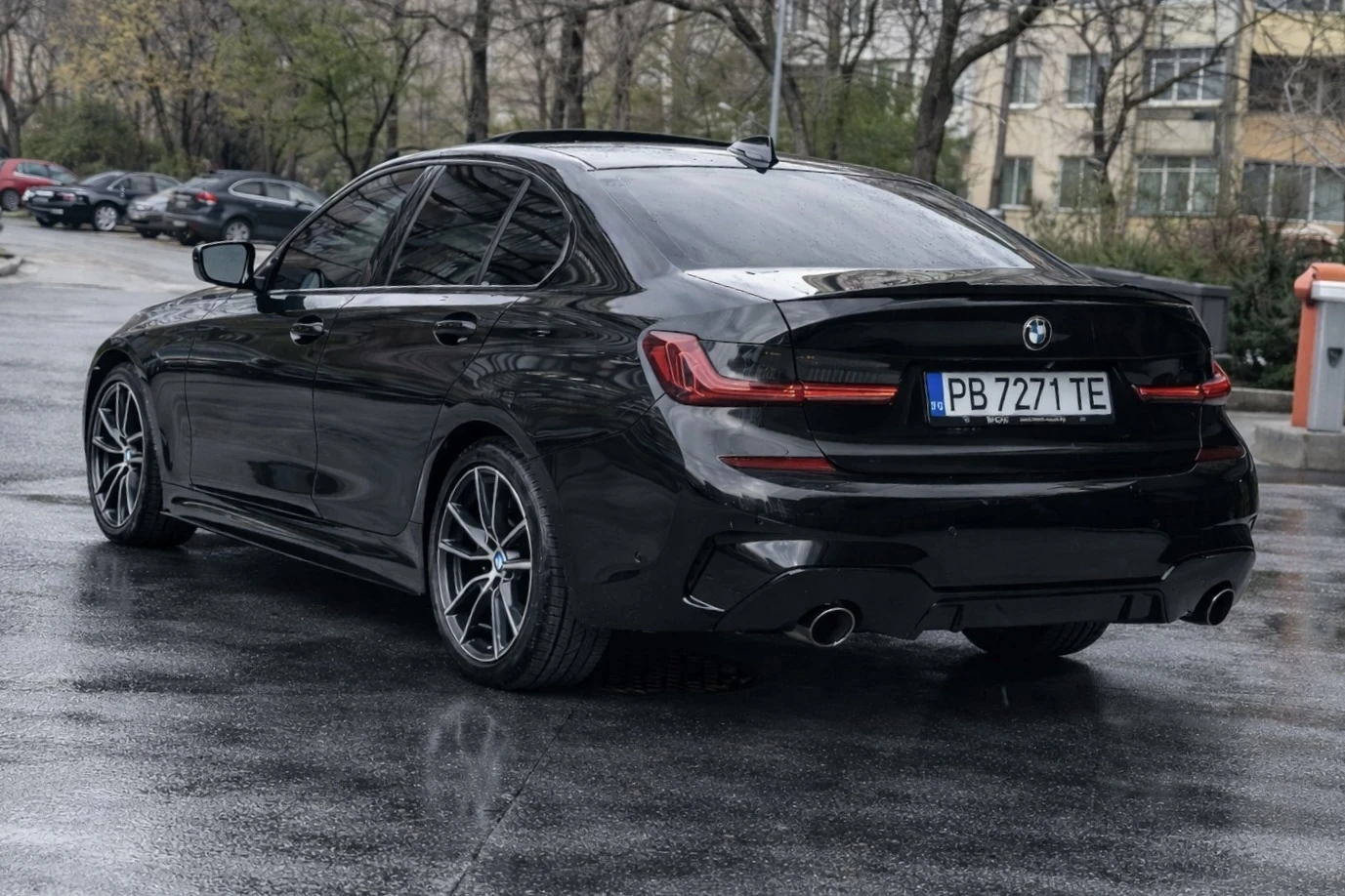 BMW 330 FULL, снимка 5 - Автомобили и джипове - 54151442