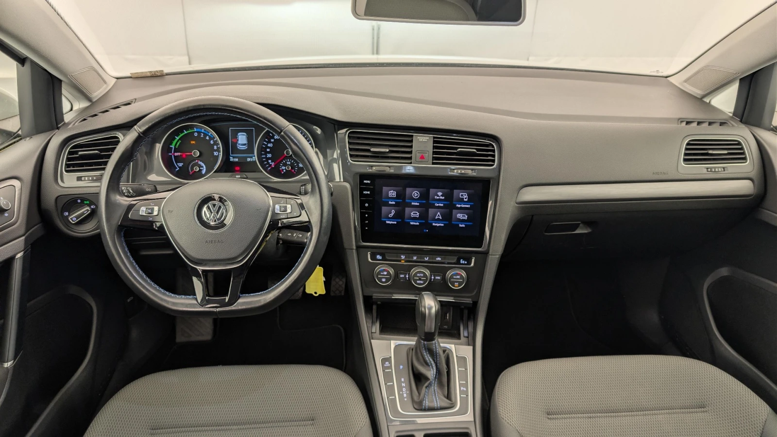 VW Golf  Electric - Automatic, снимка 12 - Автомобили и джипове - 54293807