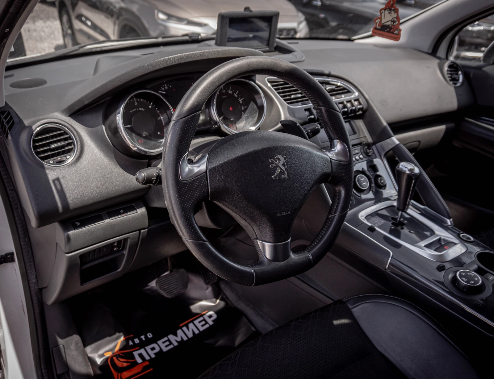 Peugeot 3008 1.6HDI-РЕАЛНИ КМ-РЕГИСТРИРАНА!, снимка 7 - Автомобили и джипове - 54764095