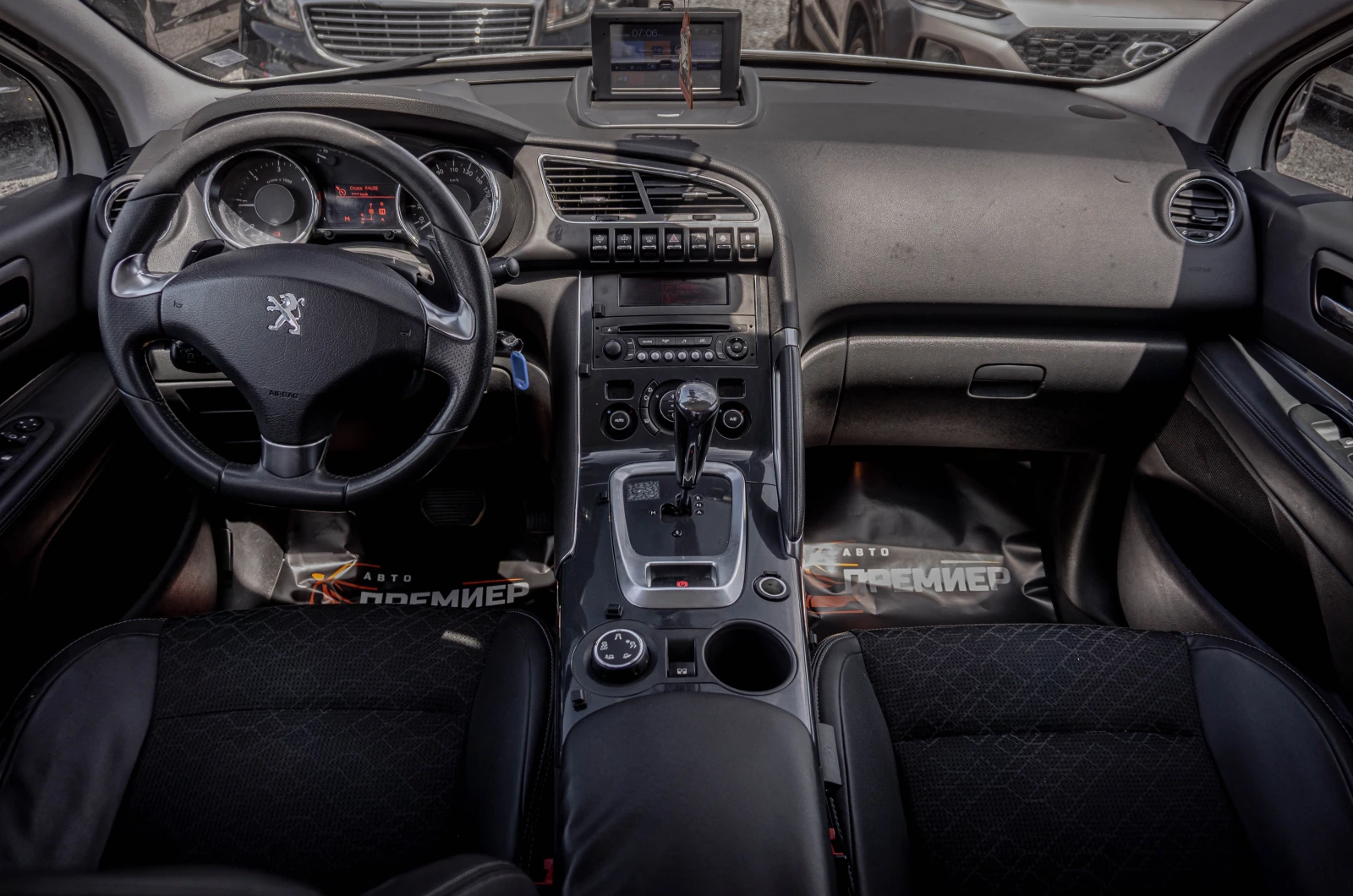 Peugeot 3008 1.6HDI-РЕАЛНИ КМ-РЕГИСТРИРАНА!, снимка 10 - Автомобили и джипове - 54764095