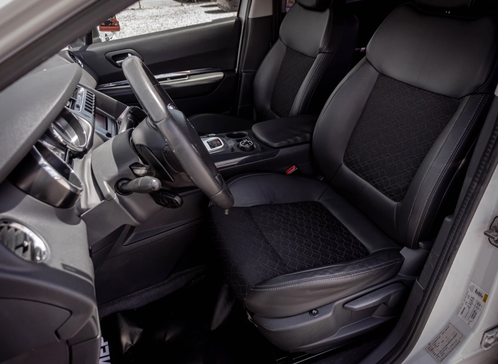 Peugeot 3008 1.6HDI-РЕАЛНИ КМ-РЕГИСТРИРАНА!, снимка 8 - Автомобили и джипове - 54764095