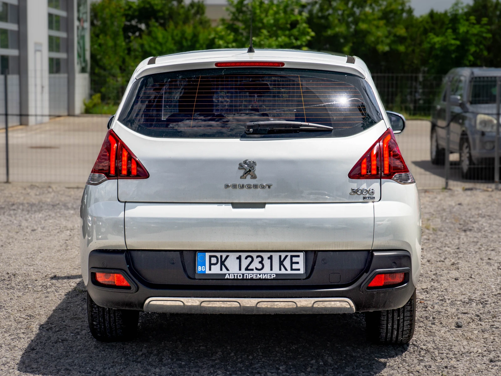 Peugeot 3008 1.6HDI-РЕАЛНИ КМ-РЕГИСТРИРАНА!, снимка 5 - Автомобили и джипове - 54764095