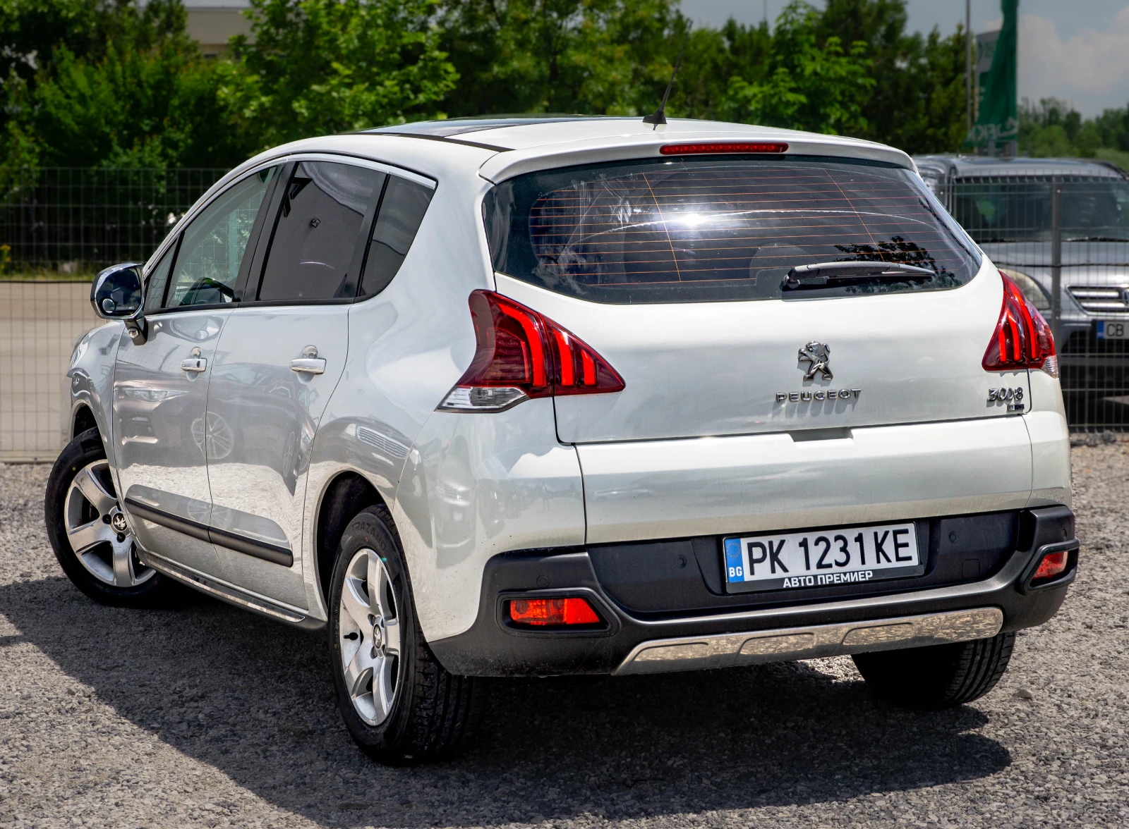 Peugeot 3008 1.6HDI-РЕАЛНИ КМ-РЕГИСТРИРАНА!, снимка 6 - Автомобили и джипове - 54764095