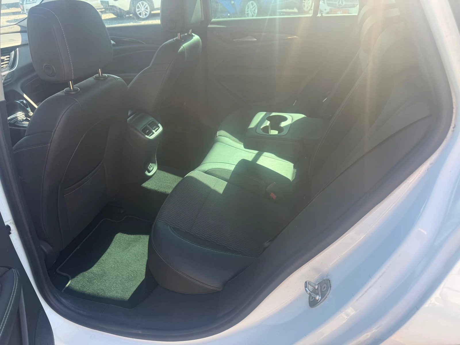 Opel Insignia Country Tourer 4x4, снимка 14 - Автомобили и джипове - 54973106