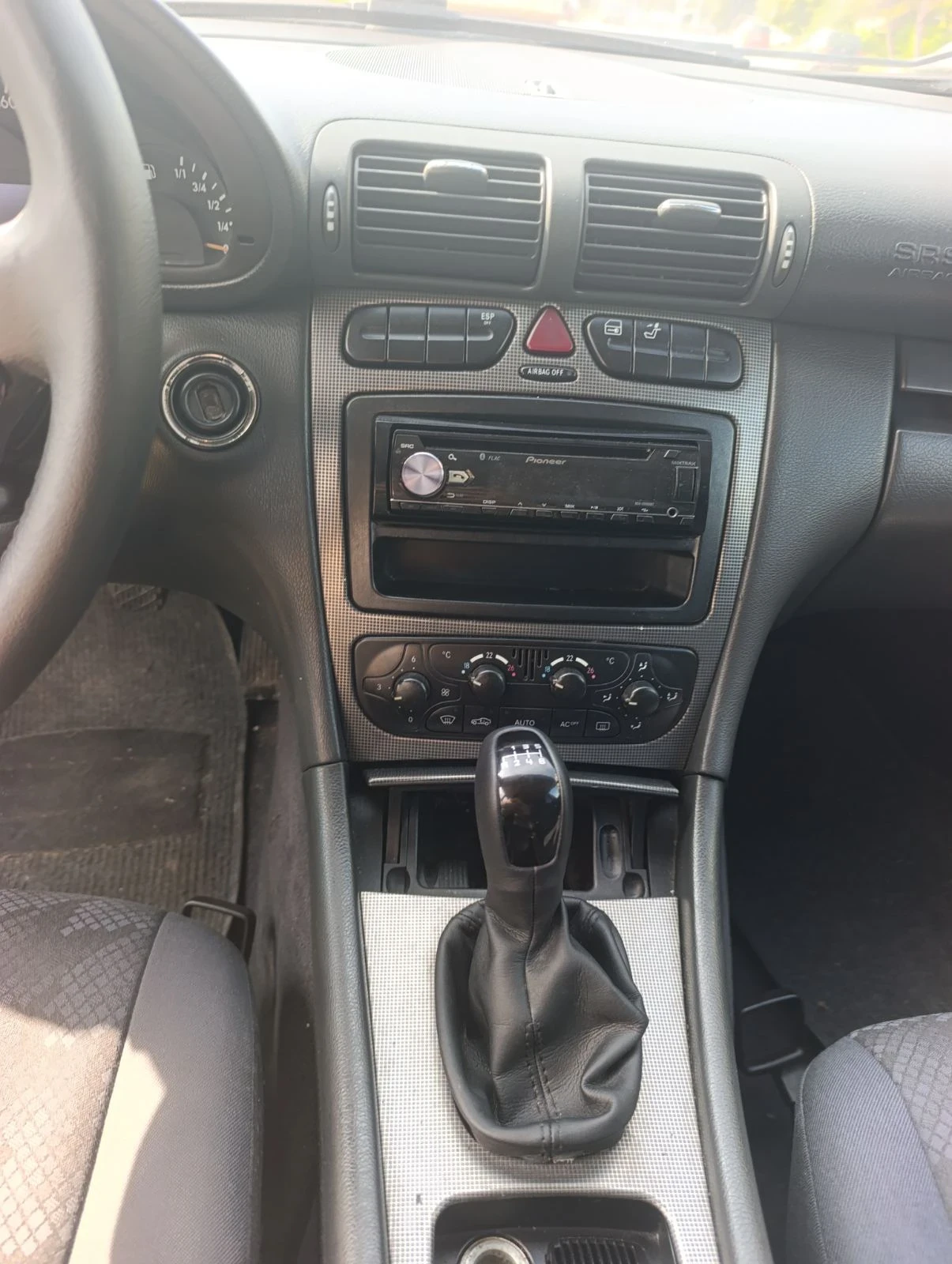 Mercedes-Benz 220, снимка 14 - Автомобили и джипове - 55366278