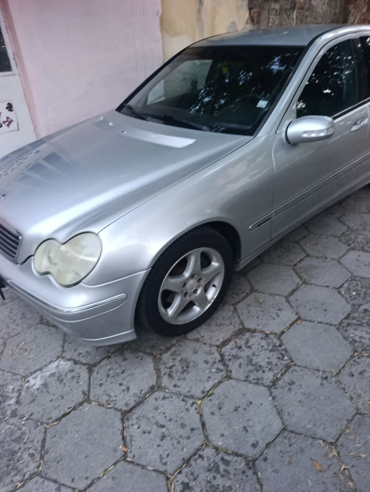 Mercedes-Benz 220