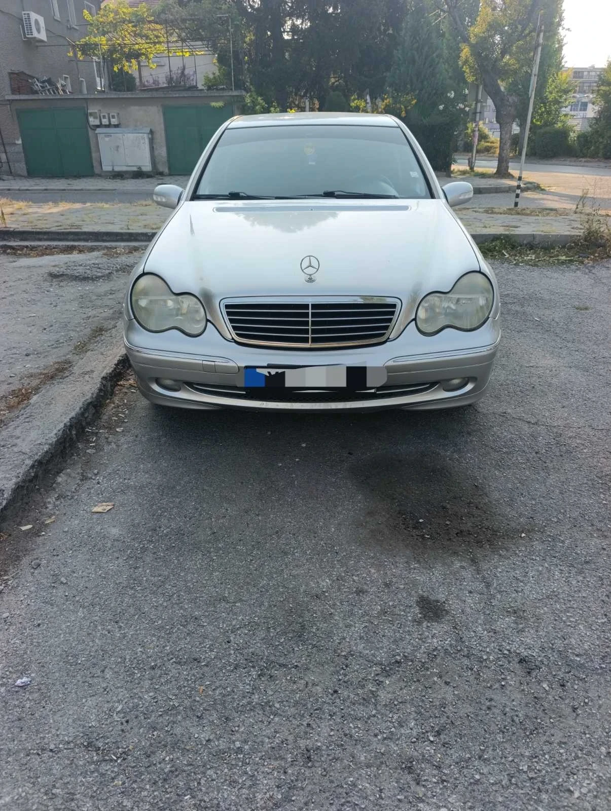 Mercedes-Benz 220