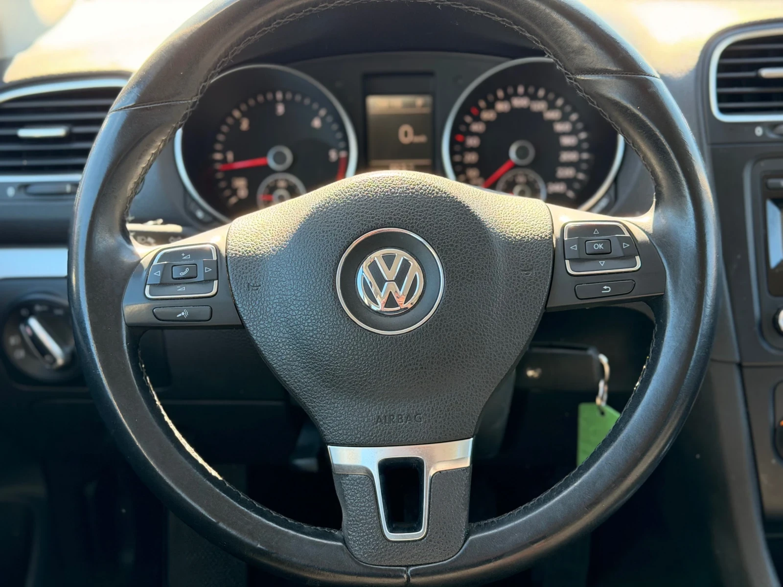 VW Golf Variant 1.6TDI / 105 /АВТОМАТИК/ DSG / LED, снимка 12 - Автомобили и джипове - 56305425