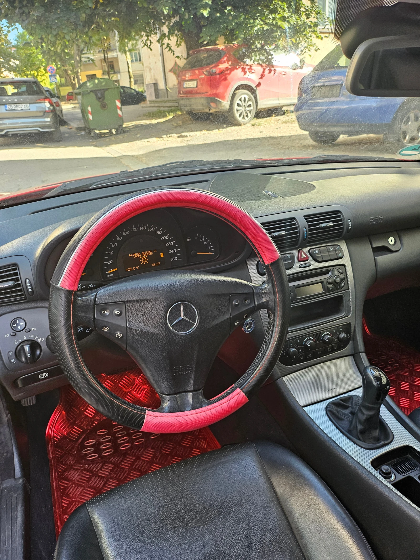 Mercedes-Benz C 200, снимка 13 - Автомобили и джипове - 56371361