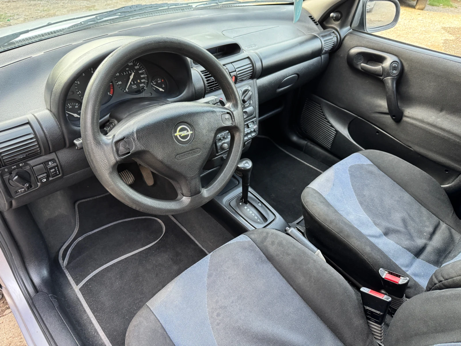 Opel Corsa 1.2 Swing Автоматик, снимка 7 - Автомобили и джипове - 56542551