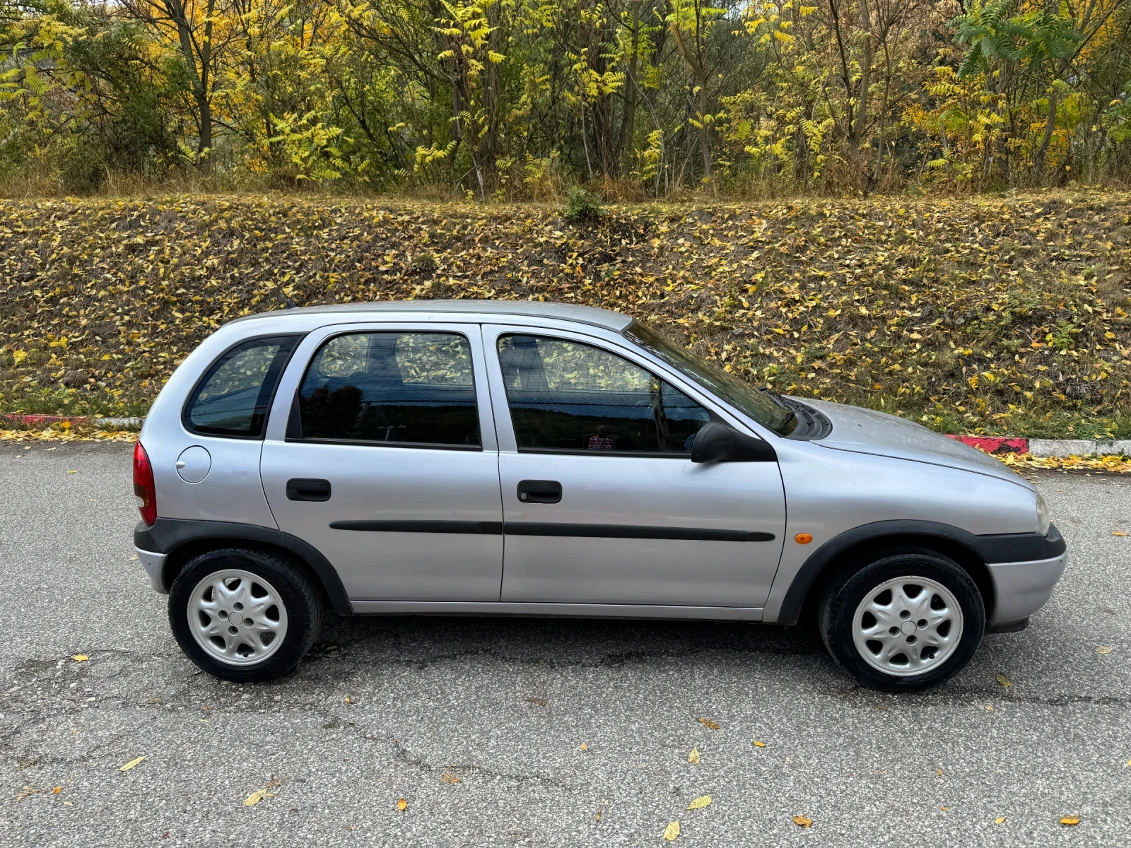 Opel Corsa 1.2 Swing Автоматик, снимка 5 - Автомобили и джипове - 56542551