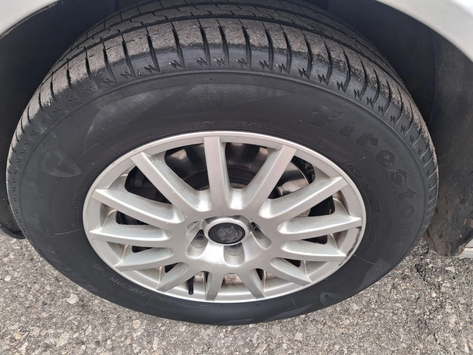 VW Bora 1.6i* ГАЗ* * РЕГИСТРИРАН* КЛИМА, снимка 13 - Автомобили и джипове - 56714639