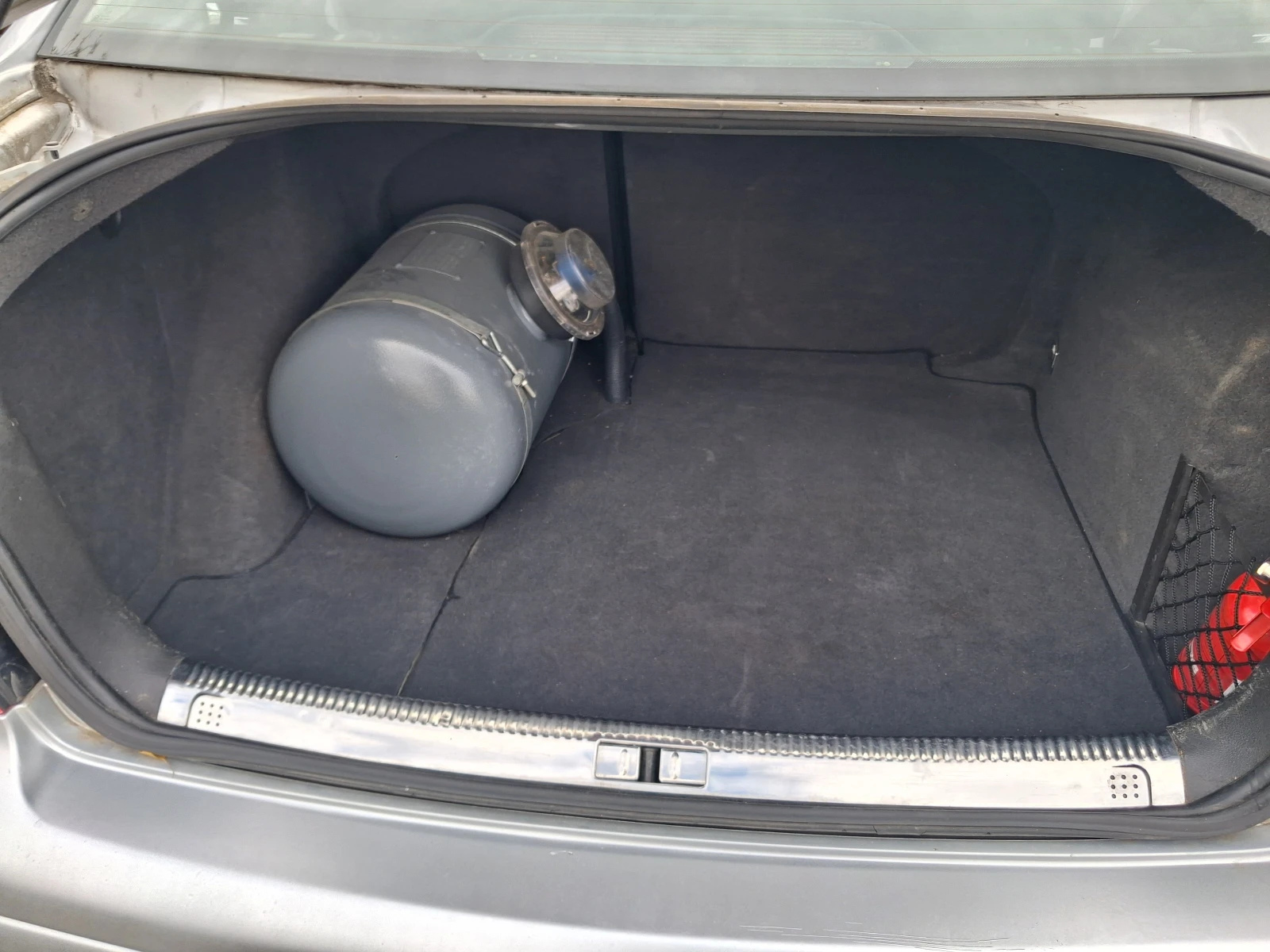 VW Bora 1.6i* ГАЗ* * РЕГИСТРИРАН* КЛИМА, снимка 12 - Автомобили и джипове - 56714639