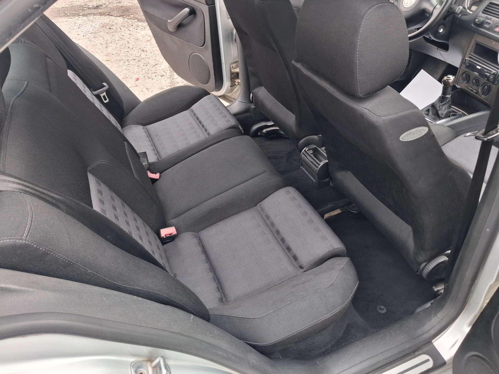 VW Bora 1.6i* ГАЗ* * РЕГИСТРИРАН* КЛИМА, снимка 10 - Автомобили и джипове - 56714639