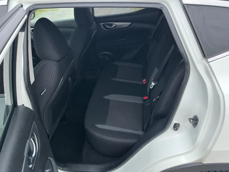 Nissan Qashqai 1.6DCI, снимка 15 - Автомобили и джипове - 52877602