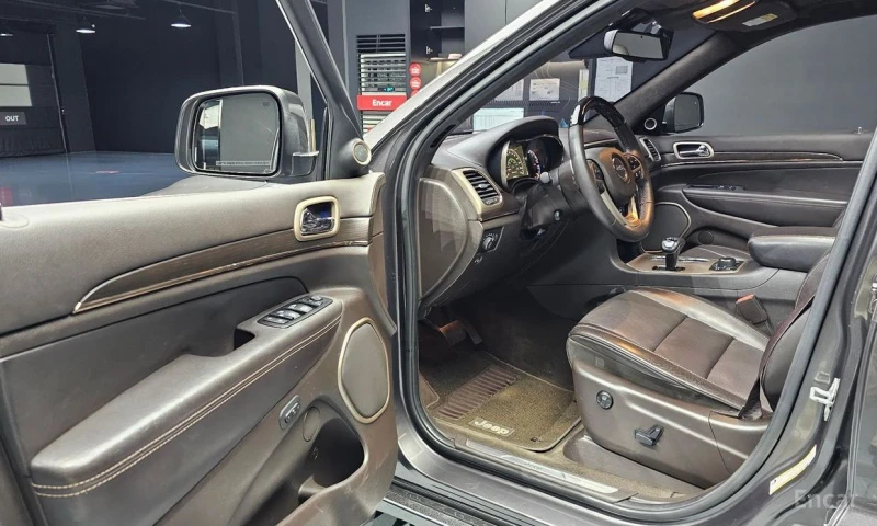 Jeep Grand cherokee, снимка 11 - Автомобили и джипове - 53049961