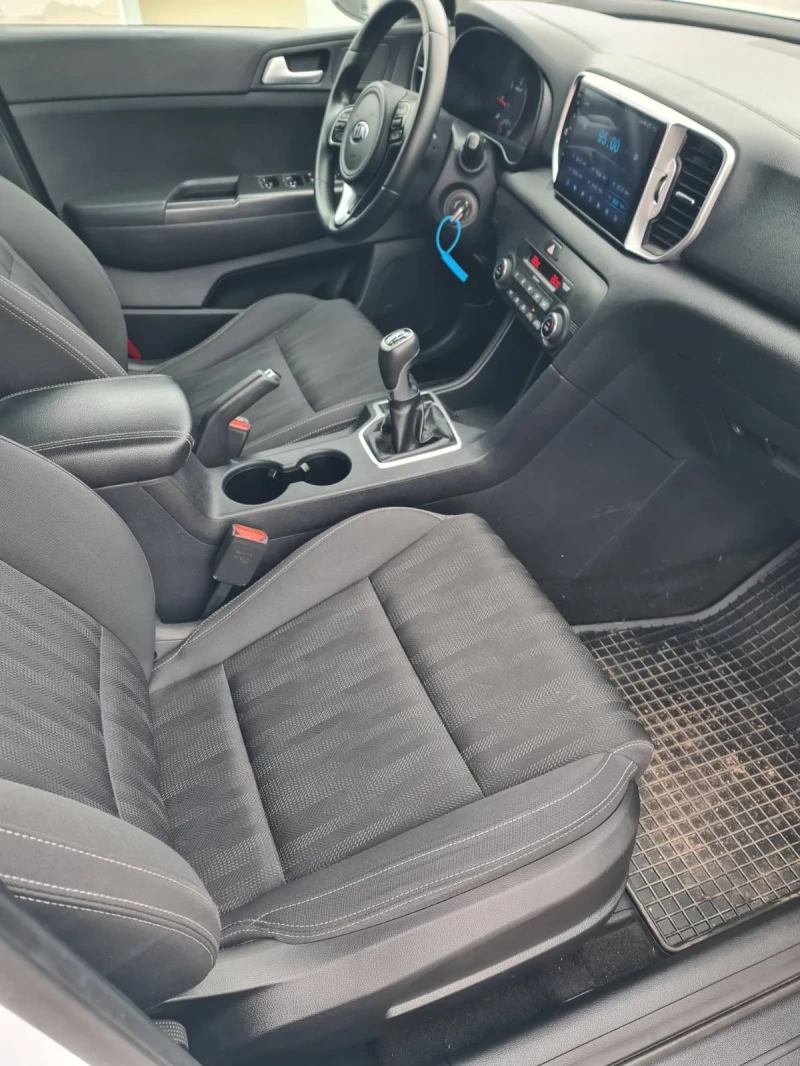 Kia Sportage 1.7, снимка 13 - Автомобили и джипове - 53359114