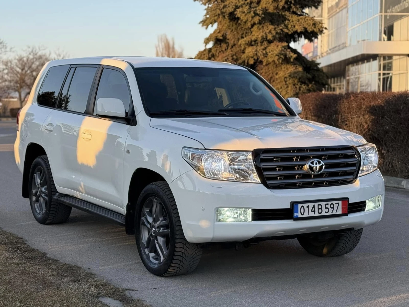 Toyota Land cruiser * * * ЛИЗНГ* * * Toyota Land cruiser 4.5 V8, снимка 1