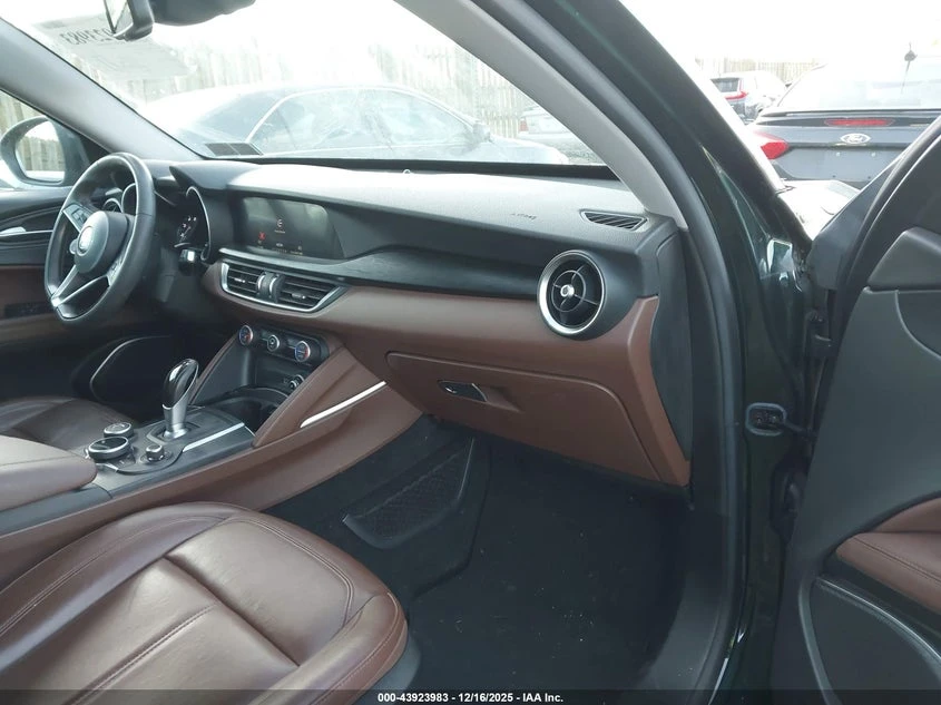 Alfa Romeo Stelvio 2.0l Awd, снимка 5 - Автомобили и джипове - 53907215