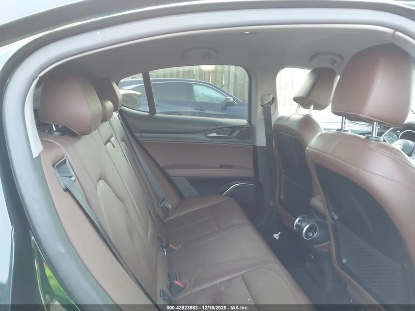 Alfa Romeo Stelvio 2.0l Awd, снимка 8 - Автомобили и джипове - 53907215