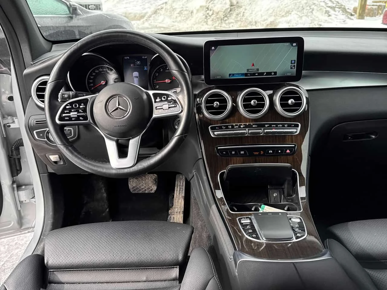 Mercedes-Benz GLC 300 CARFAX/ПАНОРАМА/360 CAM/ПОДГРЕВИ, снимка 9 - Автомобили и джипове - 53925079