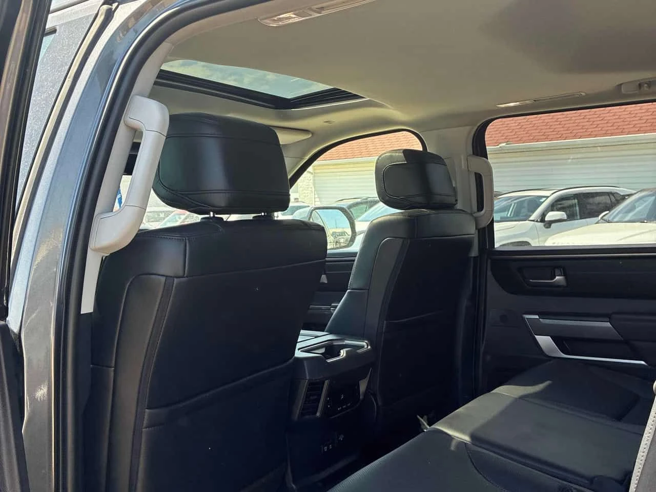 Toyota Sequoia TRD Off Road / ФИКСИРАНА ЦЕНА /АВТОКРЕДИТ, снимка 11 - Автомобили и джипове - 54711733