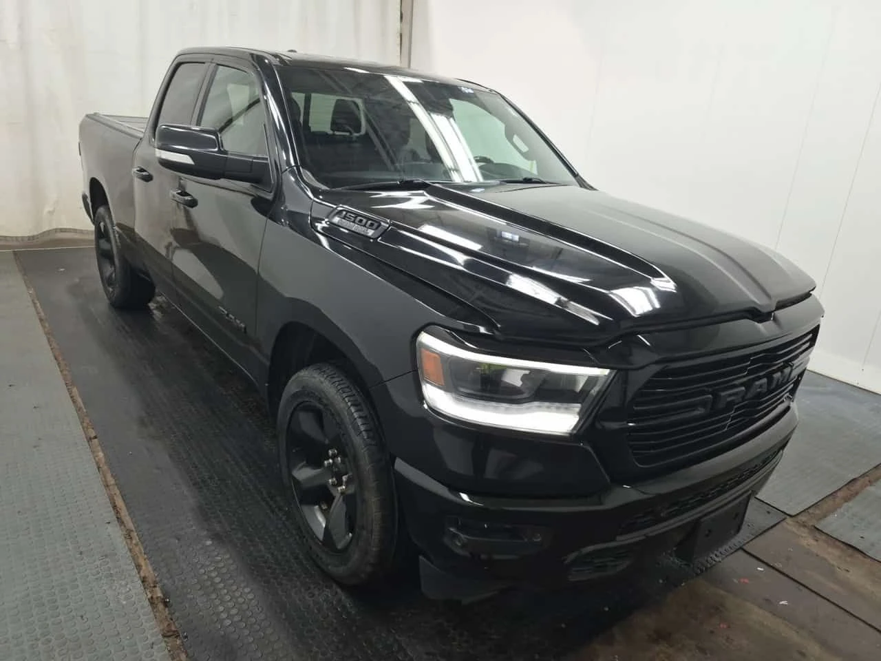 Dodge RAM 1500 * Sport * CARFAX * БЕЗ ПЪРВОНАЧАЛНА ВНОСКА, снимка 3 - Автомобили и джипове - 54830638