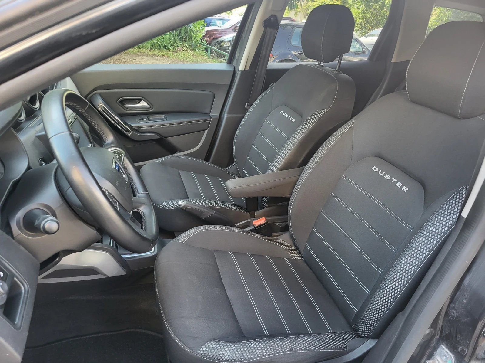 Dacia Duster, снимка 13 - Автомобили и джипове - 55285628