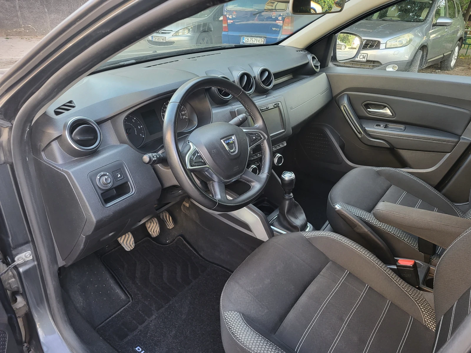 Dacia Duster, снимка 8 - Автомобили и джипове - 55285628