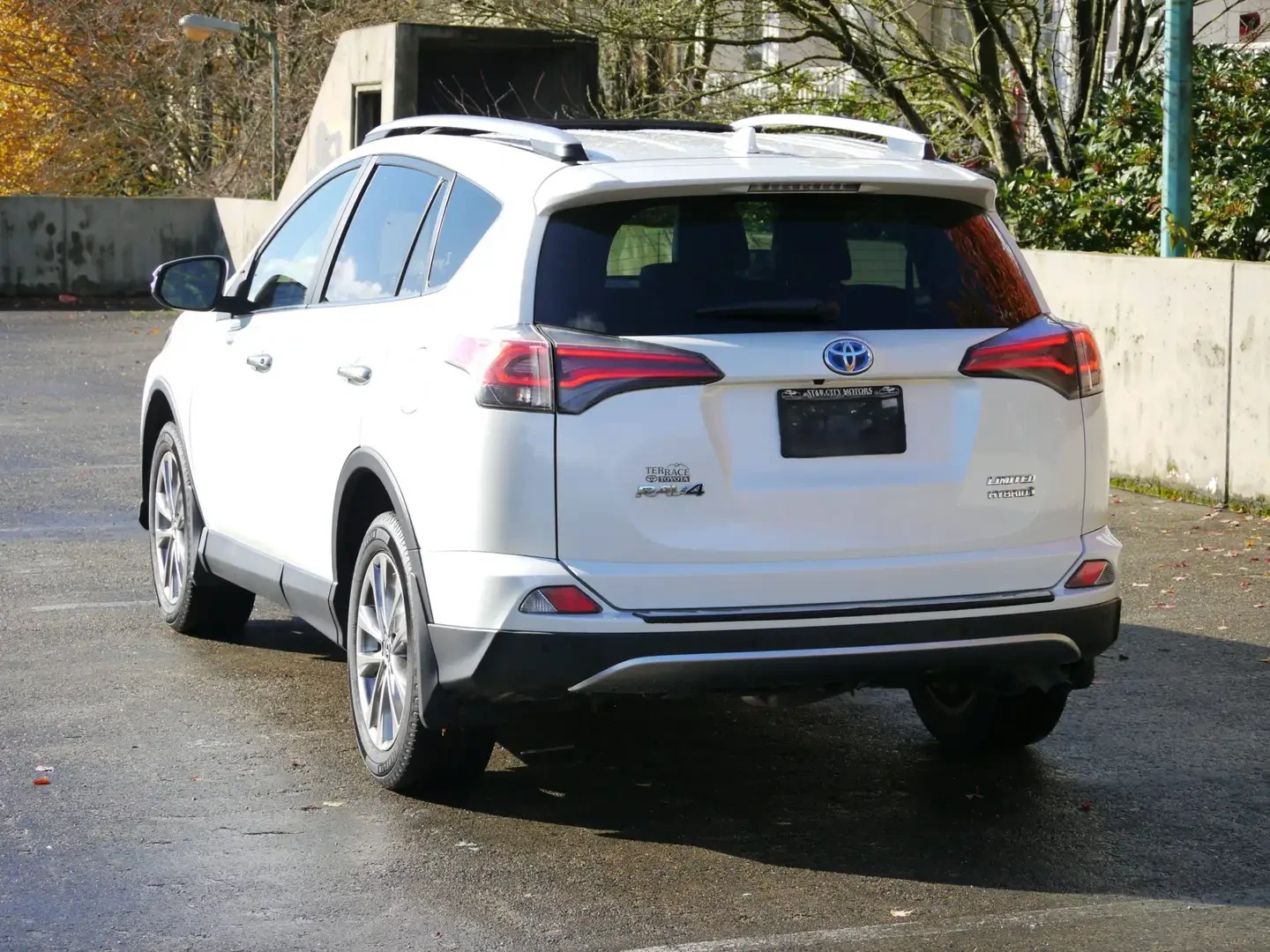 Toyota Rav4 Hybrid Limited, снимка 6 - Автомобили и джипове - 55303437