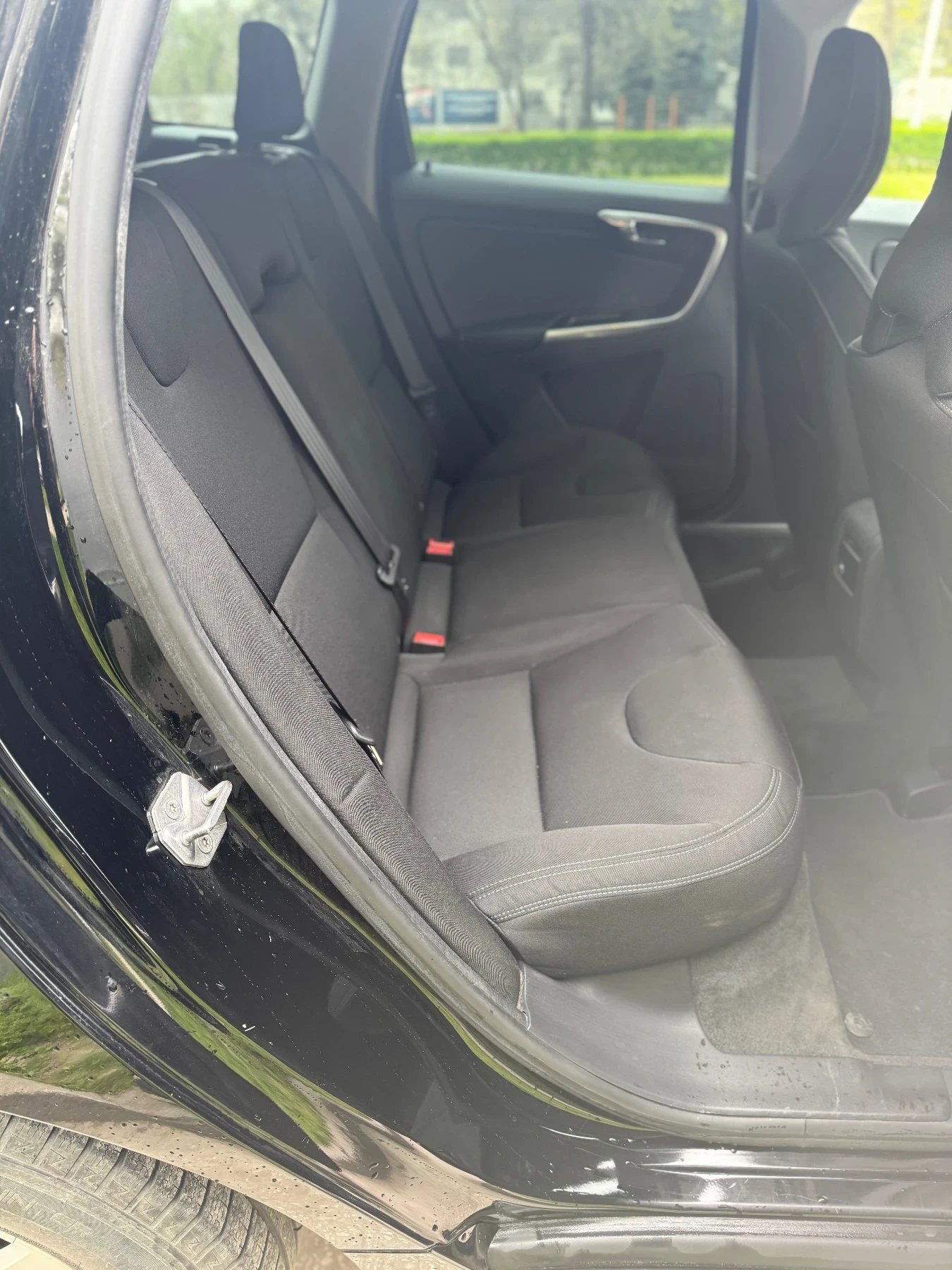 Volvo XC60 2.0, снимка 8 - Автомобили и джипове - 55409437