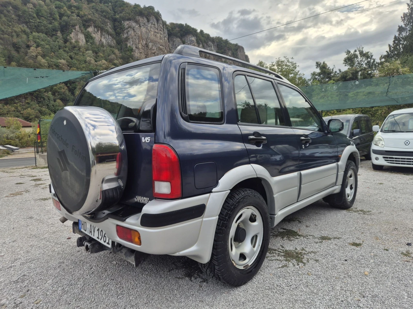 Suzuki Grand vitara АВТОМАТИК БЕЗ РЪЖДА, снимка 4 - Автомобили и джипове - 56183824