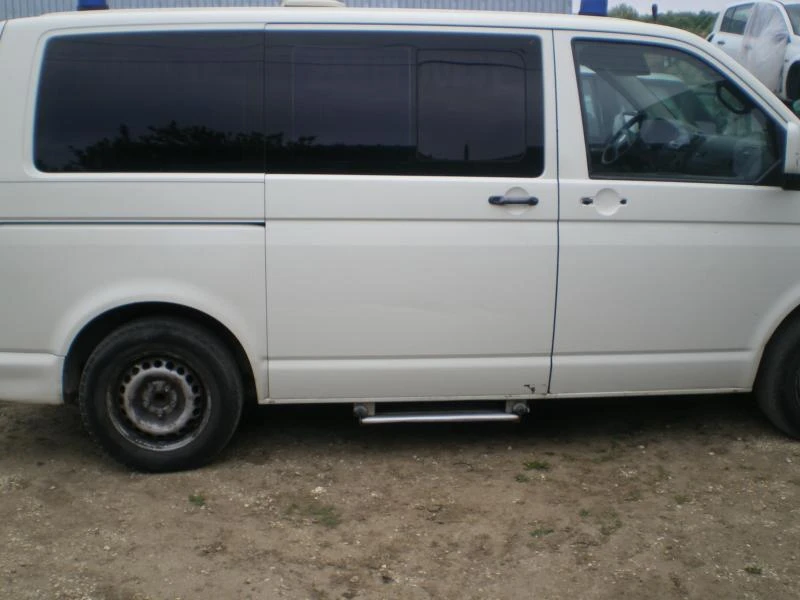 VW Transporter T5, снимка 9 - Бусове и автобуси - 33542610