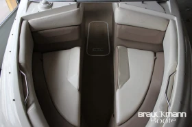 Моторна яхта Regal, снимка 7