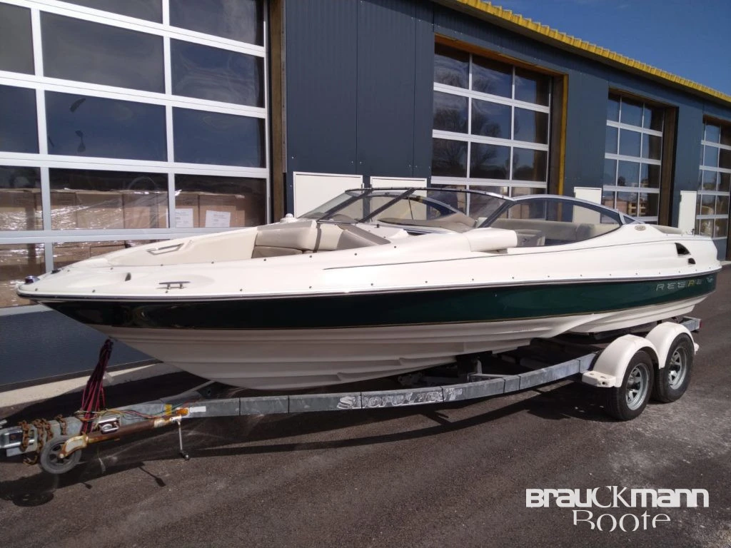 Моторна яхта Regal  - изображение 4