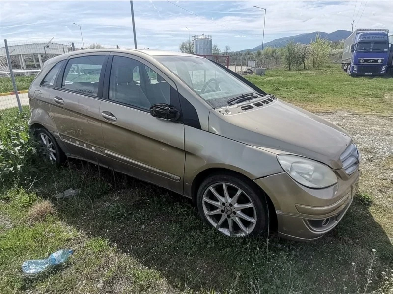 Mercedes-Benz B 200 CDI SPORT, снимка 1 - Автомобили и джипове - 47442504